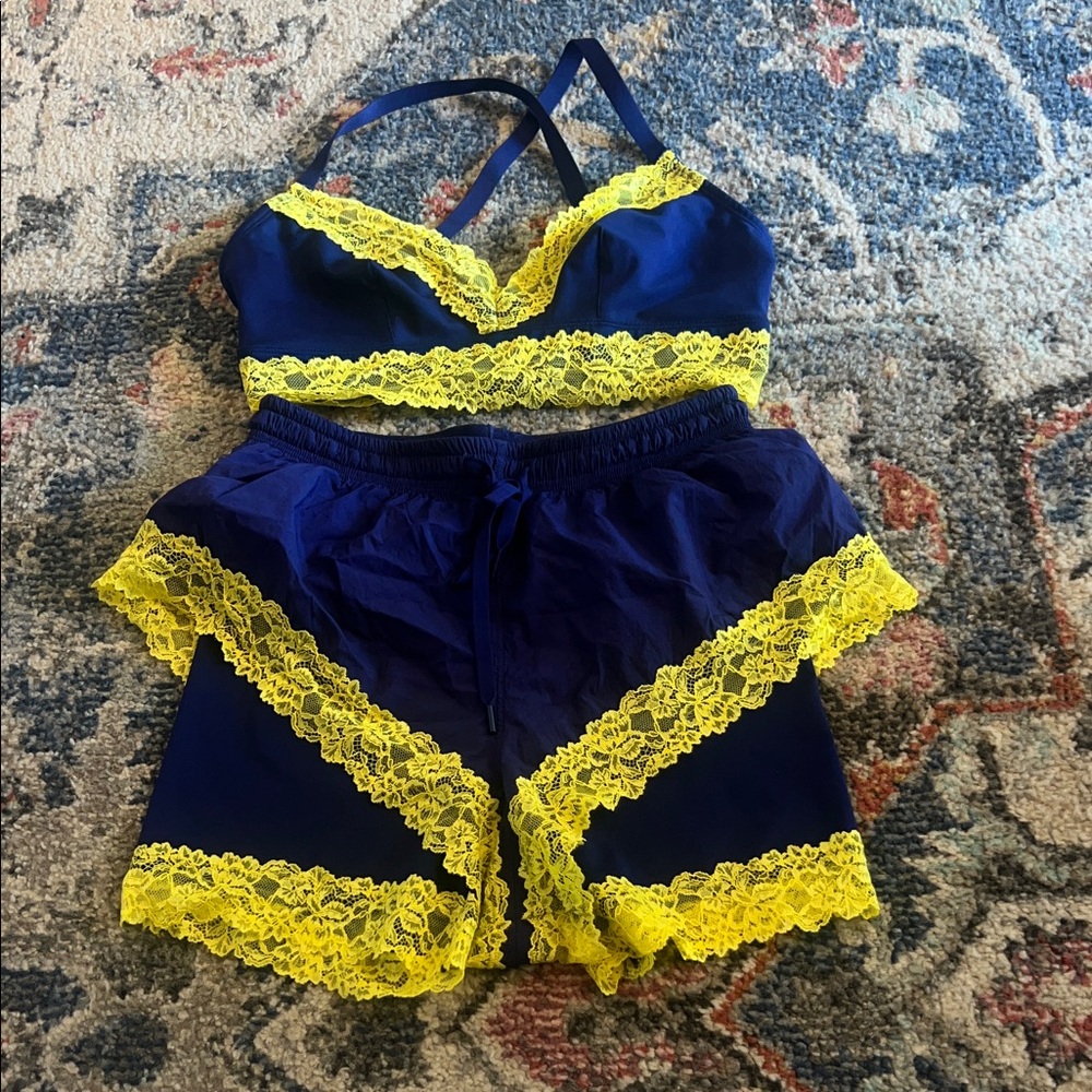 Savage X Fenty set. Medium bottoms. Large top.